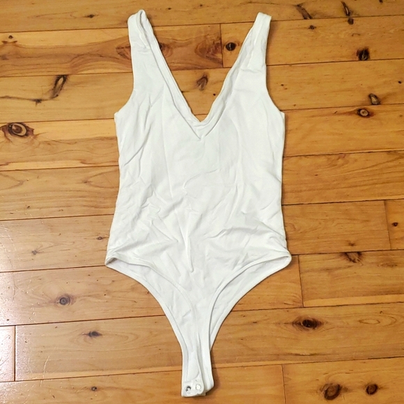 3/$15 Forever 21 | V Bodysuit - Picture 2 of 3